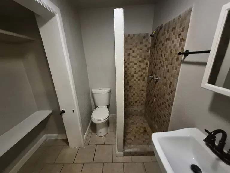 115 Caldwell St #7 — Photo 10