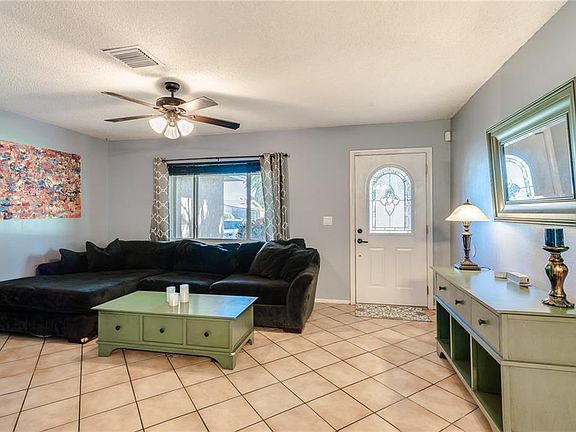 4th image of 6060 16th Ln NE