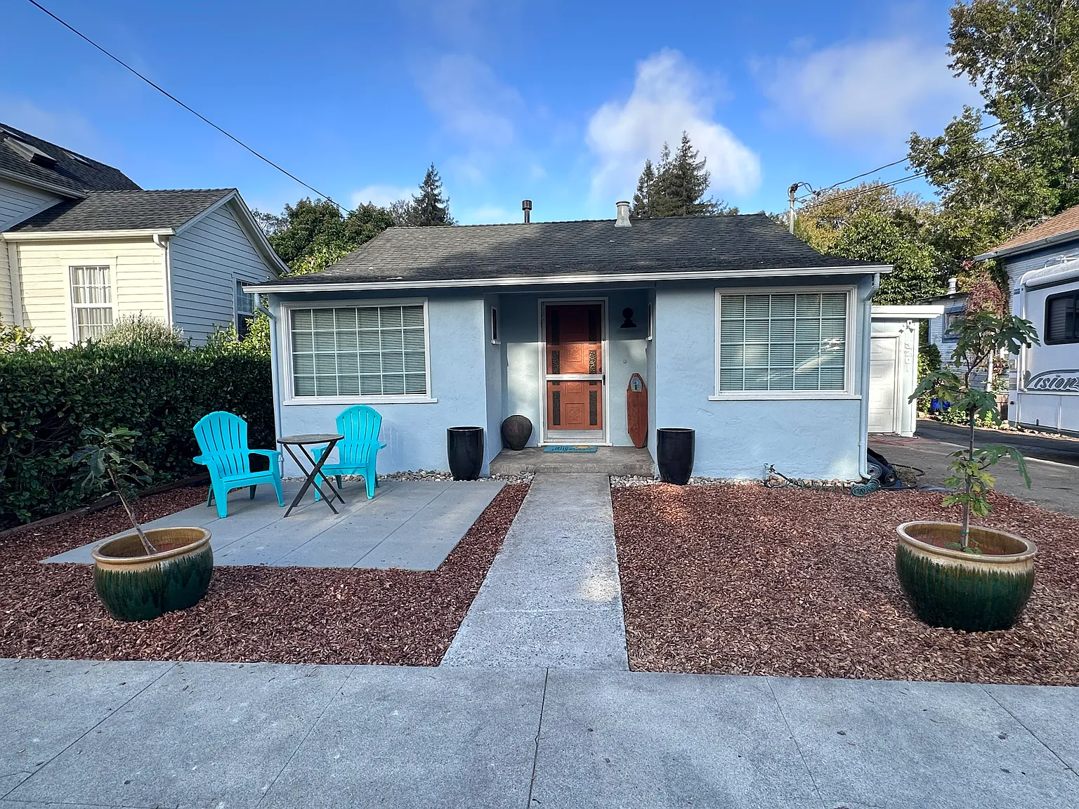 2 bed, 800 sqft, $3,850 — Photo 1