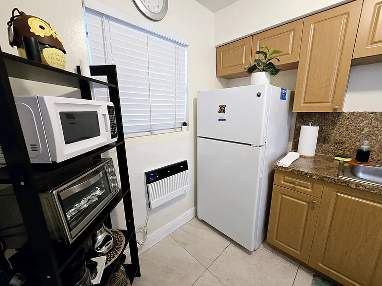 2305 Monroe St #4 — Photo 14