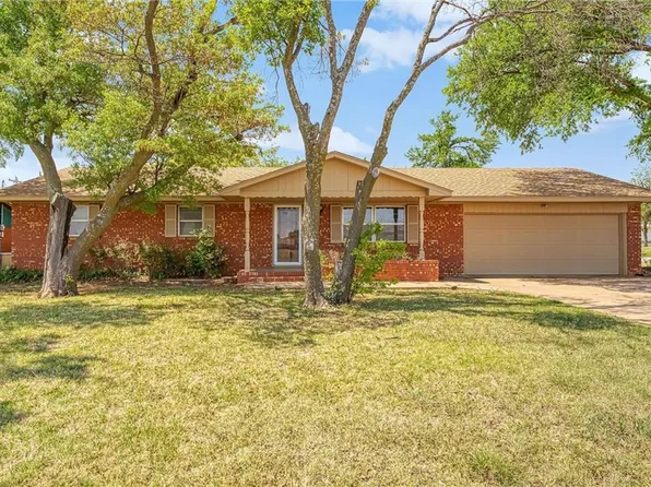 1221 N 12th St, Frederick, OK 73542