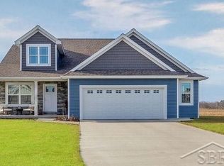 10599 Prairie View Ct, Freeland, MI 48623