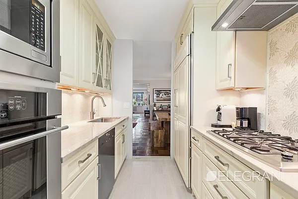 Sold by (Legacy) Elegran | media 2