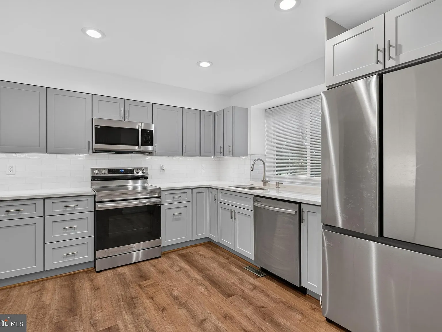 Treebrooke Condo — Photo 4