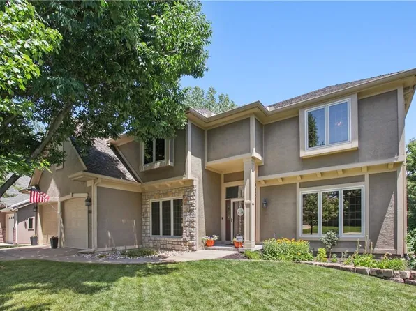 7805 N Revere Dr, Kansas City, MO 64151