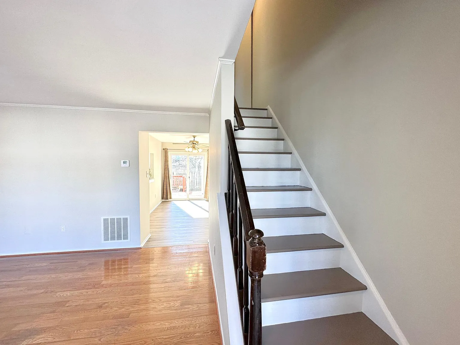 3 bed, 2.5 bath, 1260 sqft, $2,400 — Photo 2
