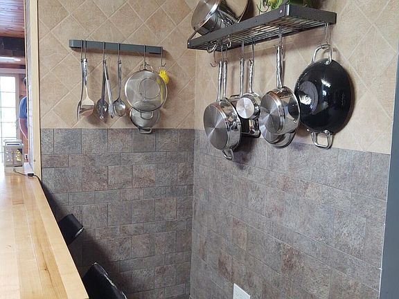 5th image of 1067 Birch St