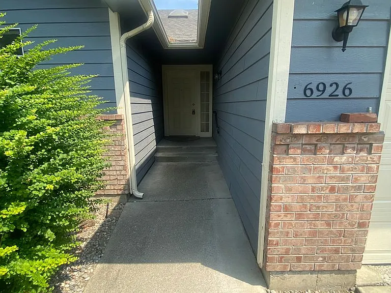 6926 N Old Fort Dr — Photo 7
