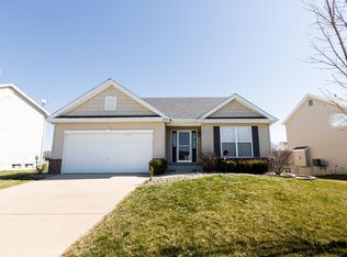 6916 Arbor Cove Dr, Fairview Heights, IL 62208