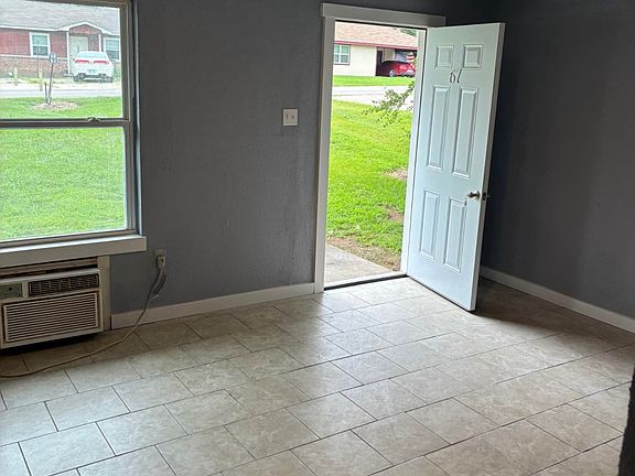 2nd image of 100 Shady Ln #Pp67