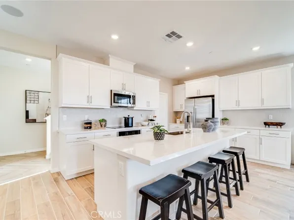 10845 Pala Bells St, Loma Linda, CA 92354