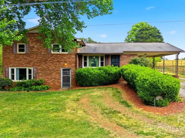 1329 33rd St SE, Conover, NC 28613