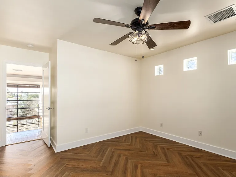 1300 W 5th St #1005 — Photo 13