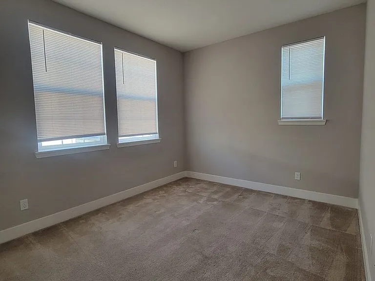 1829 Kelly Pl — Photo 5