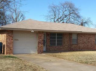 729 Hedge Dr, Midwest City, OK 73110