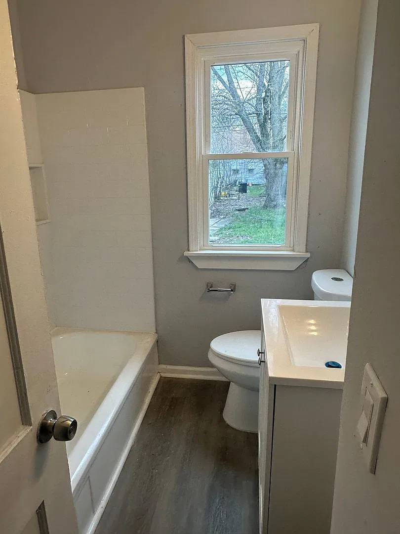 4bd Single Maple Section 8 — Photo 4