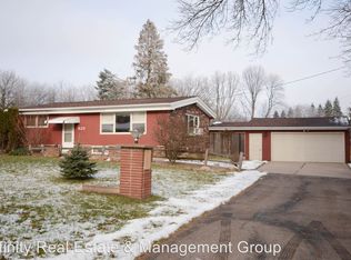 825 Forest Hills Dr SW, Rochester, MN 55902