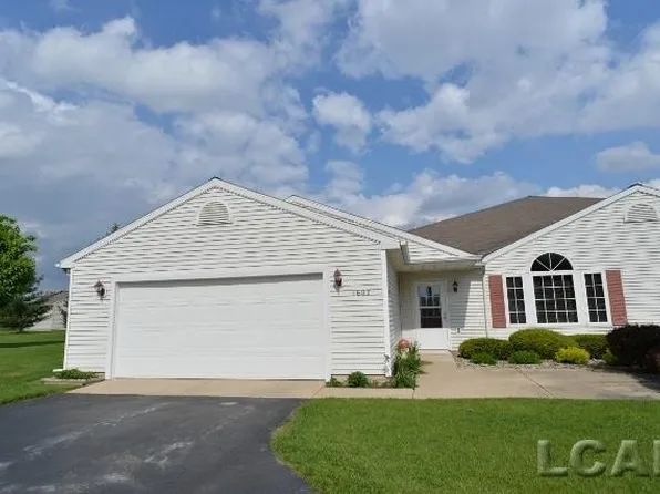 1602 Carriage Dr, Tecumseh, MI 49286