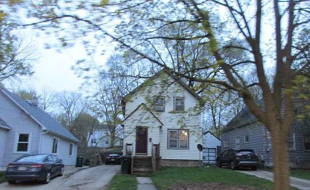 2nd image of 1500 Robertson Ave
