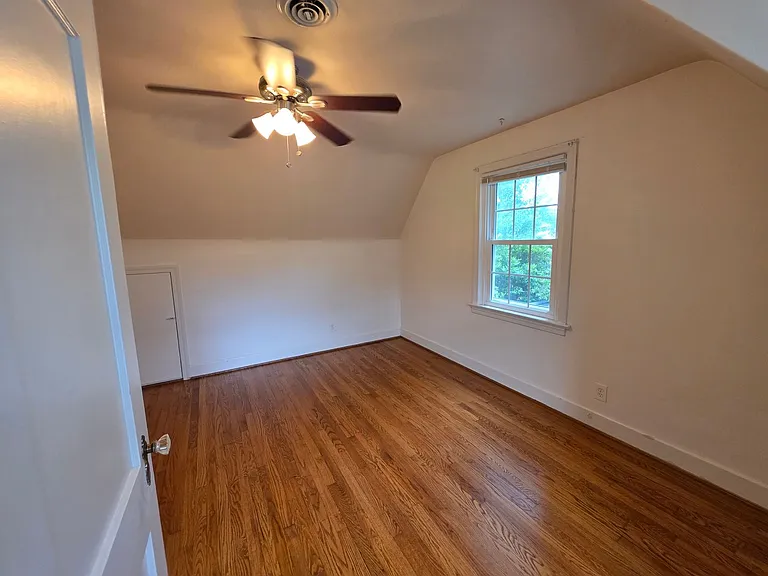208 Regent Rd — Photo 19