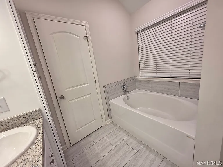 745 Park Ln — Photo 33
