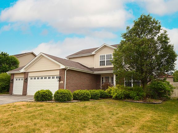 3rd image of 722 Warbler Ln