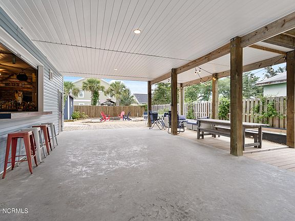 5th image of 147 NW 11th Street