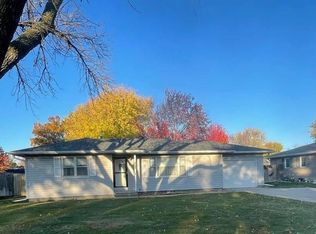 727 Glenwood Ave, Hastings, NE 68901