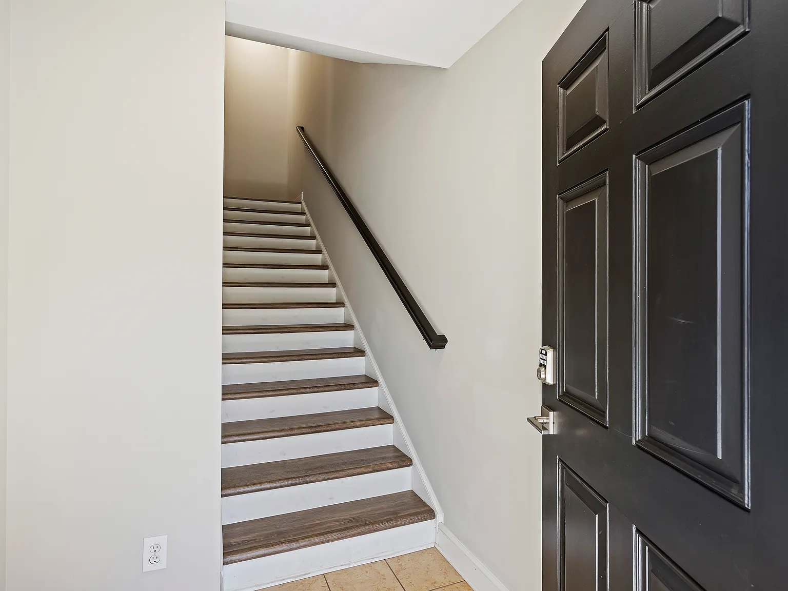 4218 Climbing Tree Ct — Photo 3