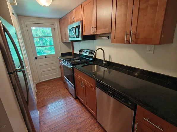 1025 Howellville Rd, Berwyn, PA 19312