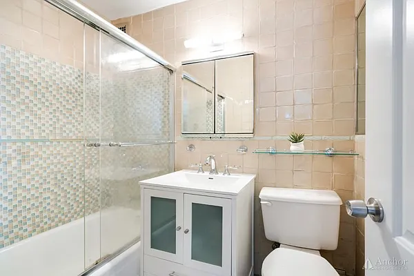 Rented by Anchor Associates | media 36