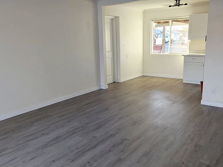 3421 W Montecito Ave — Photo 1