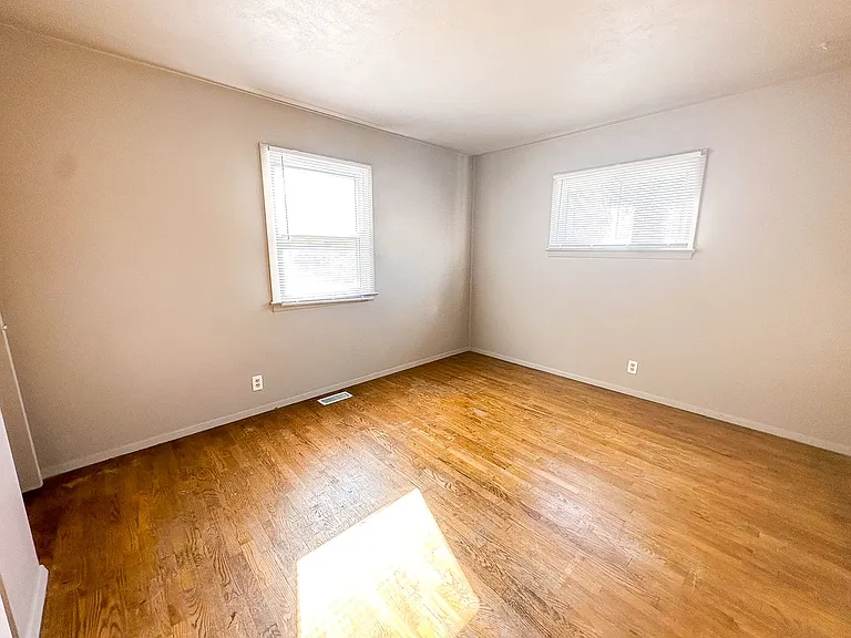 8415 E 34th St — Photo 14