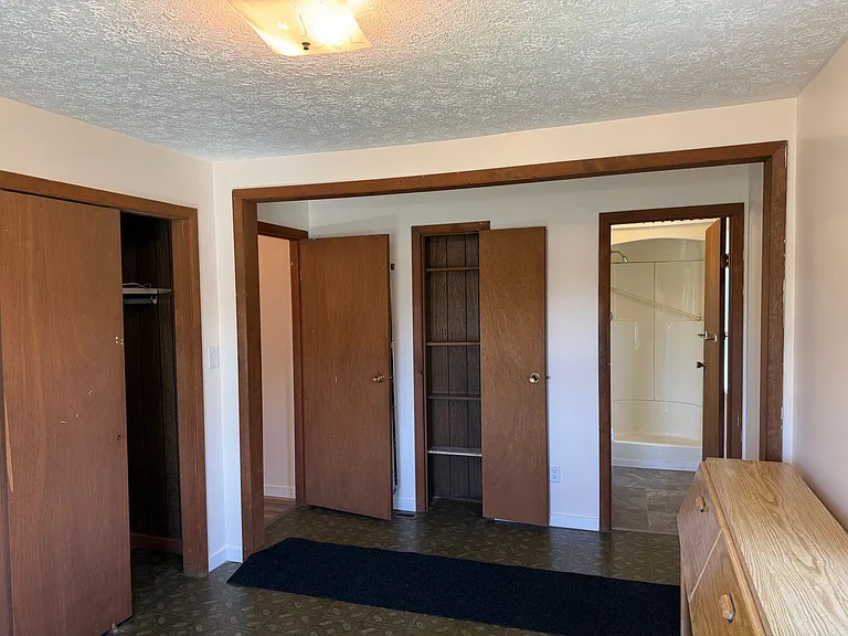 6070 Brooklyn Rd — Photo 14