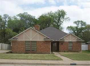 907 Eisenhower Dr, Duncanville, TX 75137