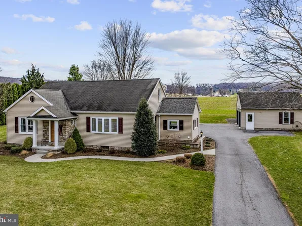 330 S Reamstown Rd, Ephrata, PA 17522