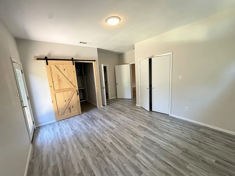 221 San Angelo Ave #A — Photo 5