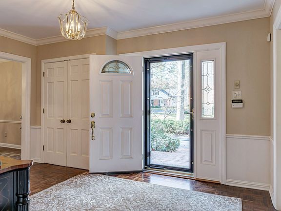 4th image of 246 Doulton Pl