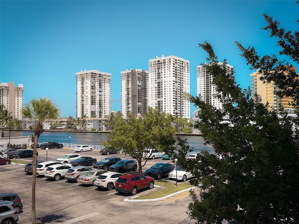 1st image of 1000 Parkview Drive #319