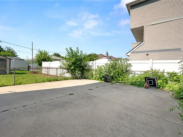 186 Union Avenue image 5 of 19