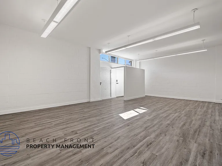 805 E 7th St — Photo 5