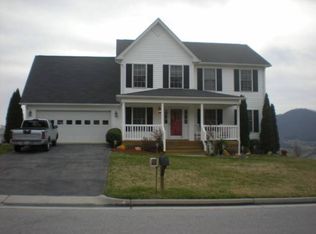 5803 Fieldview Dr, Roanoke, VA 24019