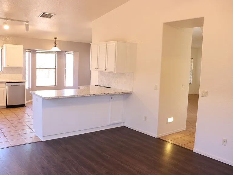 3357 Plaza Candida — Photo 8