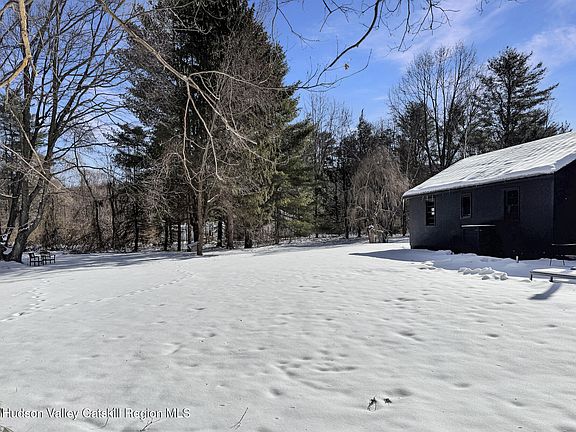 5th image of 22 Riseley Road