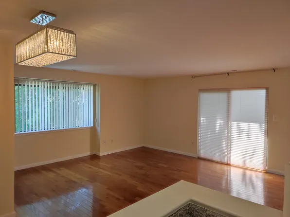 403 Lucas Ln, Voorhees, NJ 08043