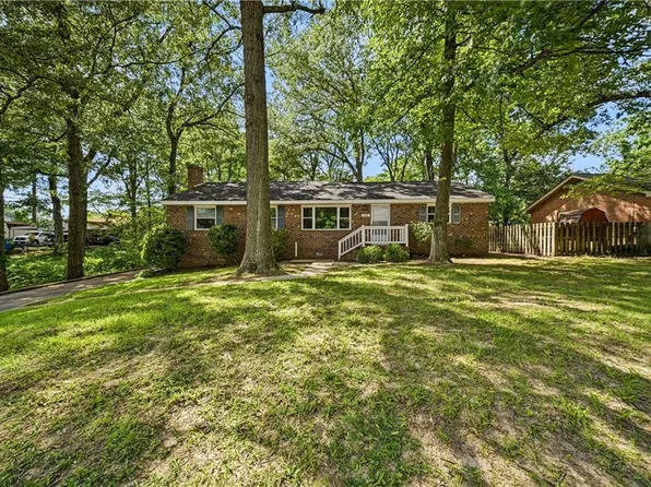 2168 Armada Dr E, Chesapeake, VA 23321