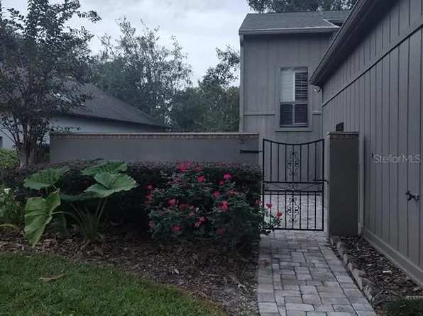 1906 SE Clatter Bridge Rd, Ocala, FL 34471