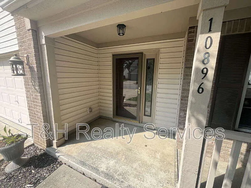 3 bed, 2.5 bath, 1984 sqft, $1,850 — Photo 4