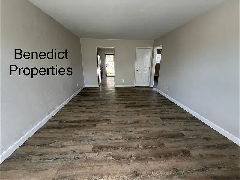 31 E Maple St #31
