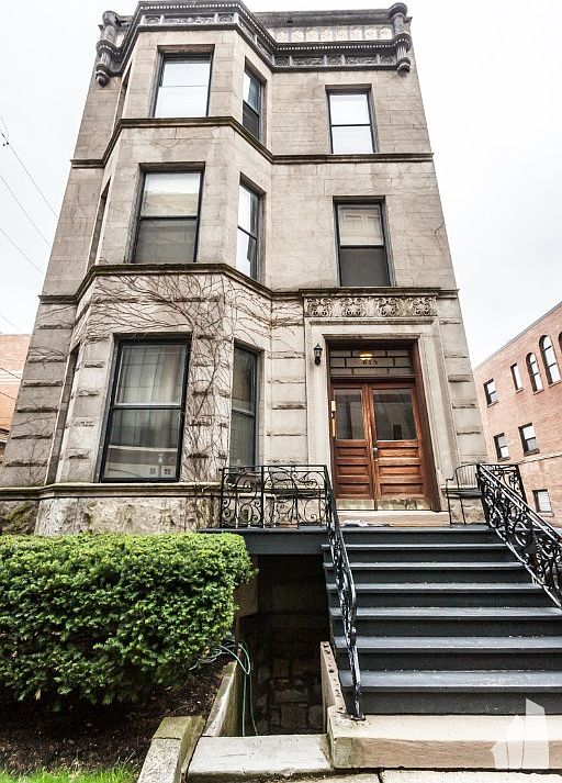 1st image of 815 W Wellington Ave #1B